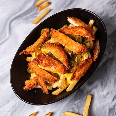 Pommes mit Chicken Chilli Cheese